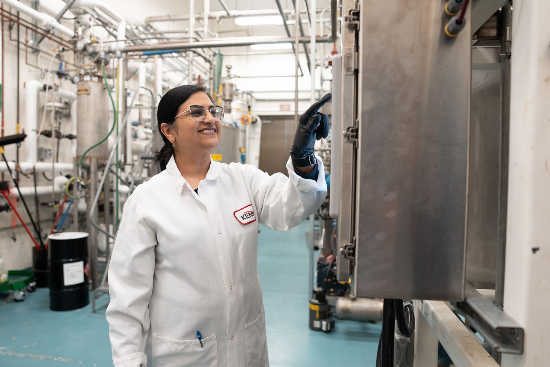 woman-in-pilot-lab-28