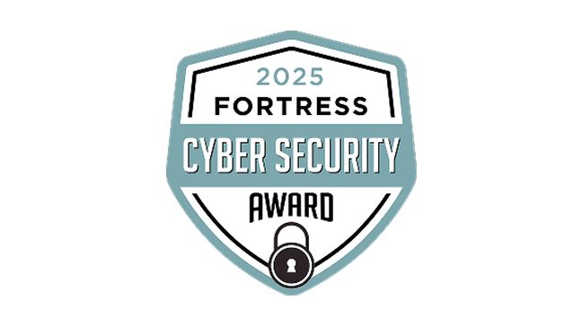 Emblema do ganhador Fortress de 2025 do Prêmio de Segurança Cibernética.