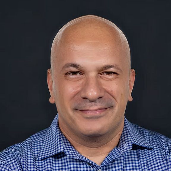 Tolga Kurtoglu Headshot