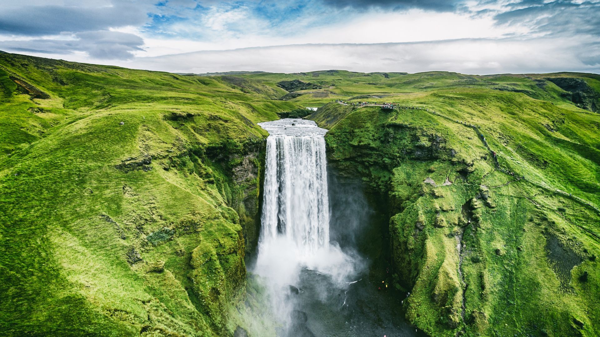 Image of Icelandic waterfall Skogafoss