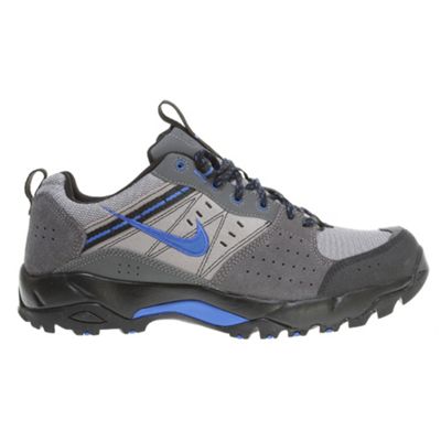 nike hiking shoes mens