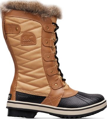 Sorel is having a sale on winter boots and shoes