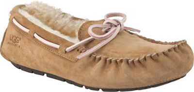 ugg women's dakota moccasin