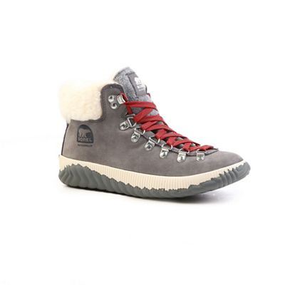 sorel hiking boots