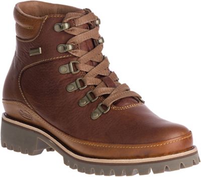 chaco hiking boots