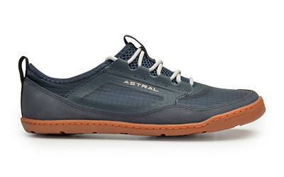 astral shoes canada