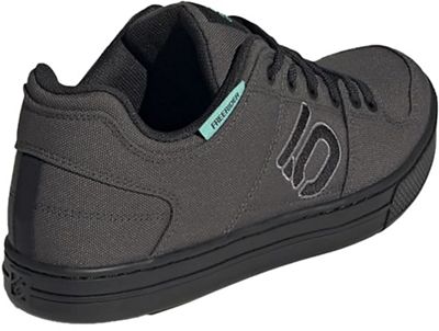 Dgh Solid Grey / Core Black / Grey Three