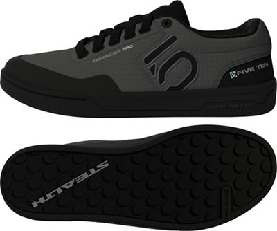 Dgh Solid Grey / Core Black / Grey Three
