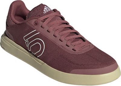 Quiet Crimson / Ftwr White / Sandy Beige