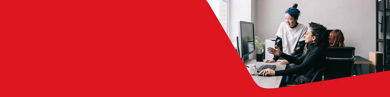 Photo of a group of creative industry workers consulting National Bank’s solutions for the entertainment industry 