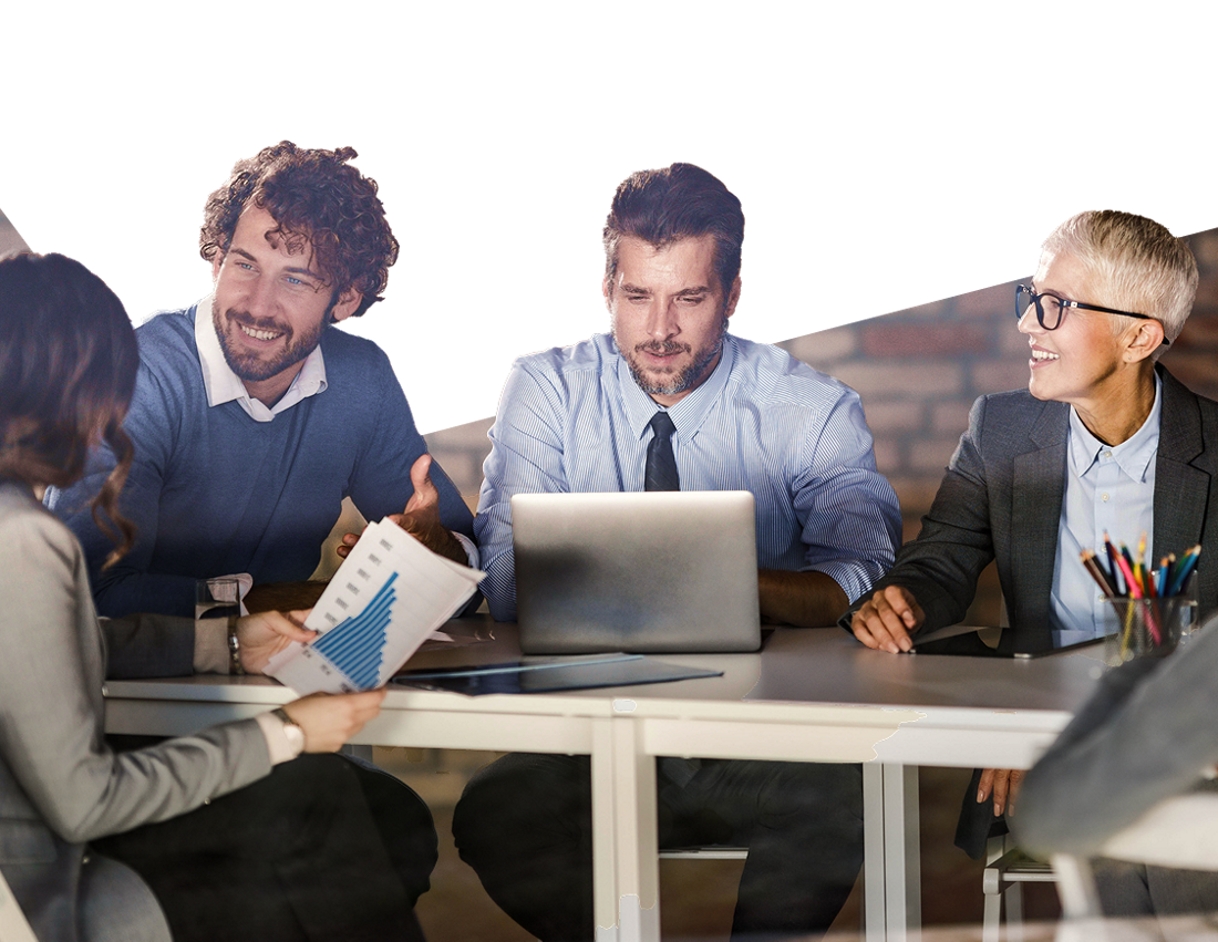 Photo d’une équipe professionnelle discutant de leur CELI collectif de la Banque Nationale 