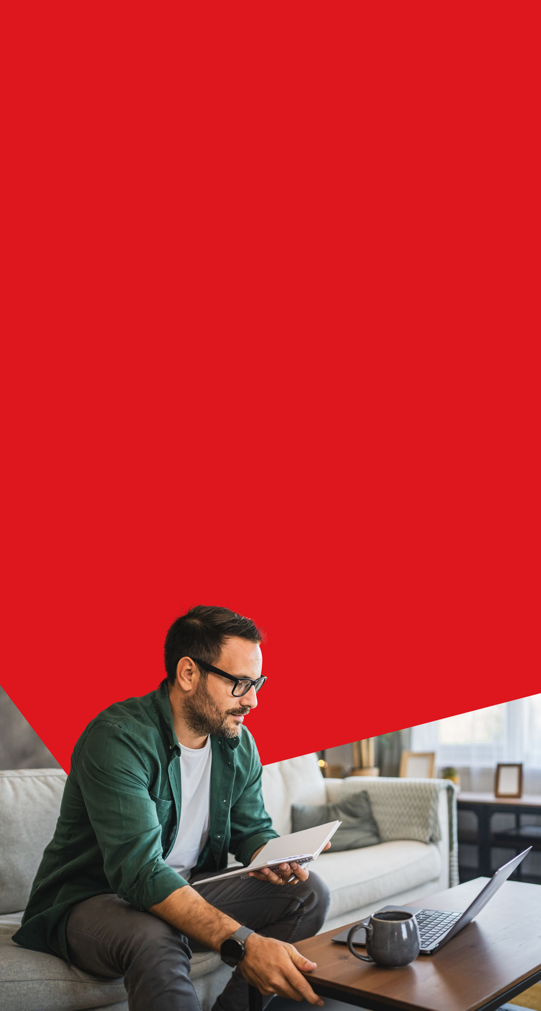 Photo of a man taking notes while consulting his National Bank My Business Model