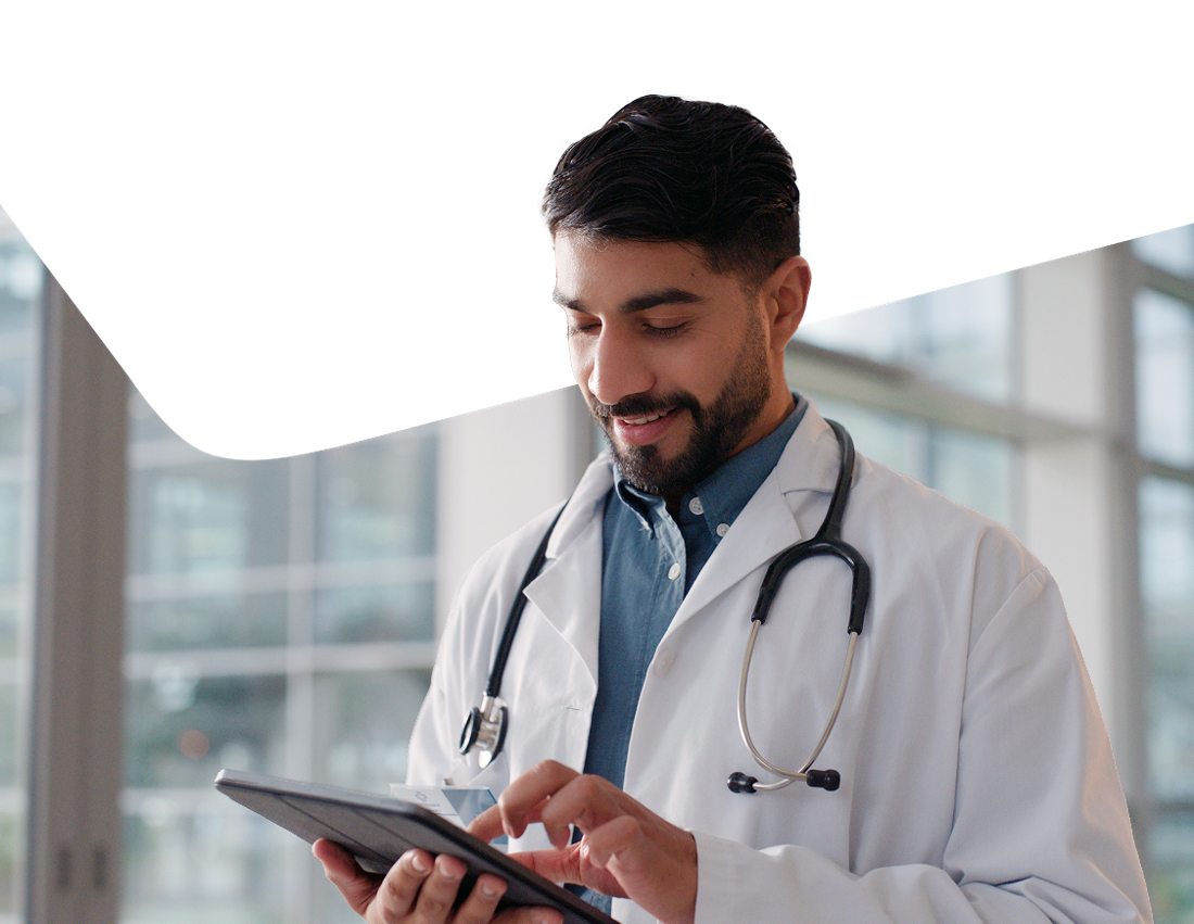 Photo of a doctor representing National Bank’s solutions for healthcare professionals 
