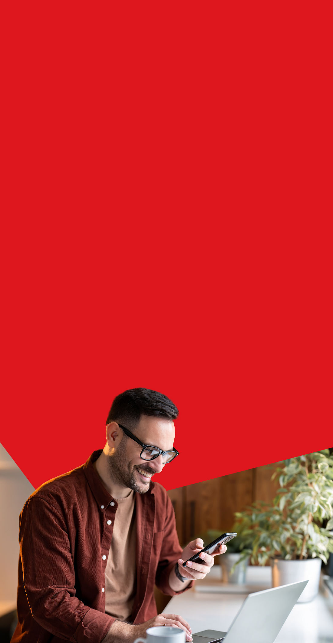 Photo of an entrepreneur on their computer searching for cash flow management solutions 