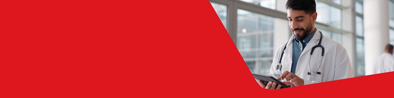 Photo of a doctor representing National Bank’s solutions for healthcare professionals 