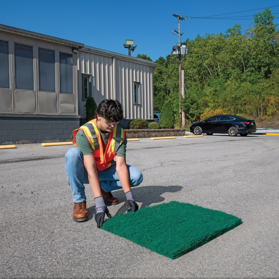 Coir Storm Drain Filter: Easy-Install Magnets - FLT840 - New Pig