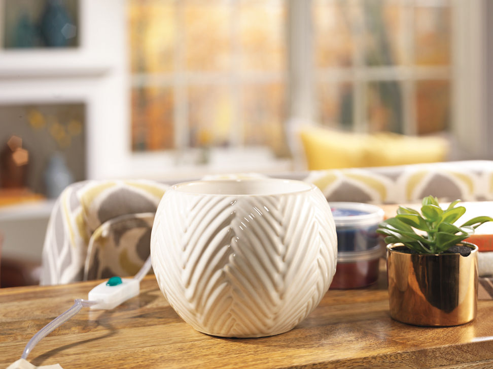 vanilla mia scenterpiece wax warmers on table
