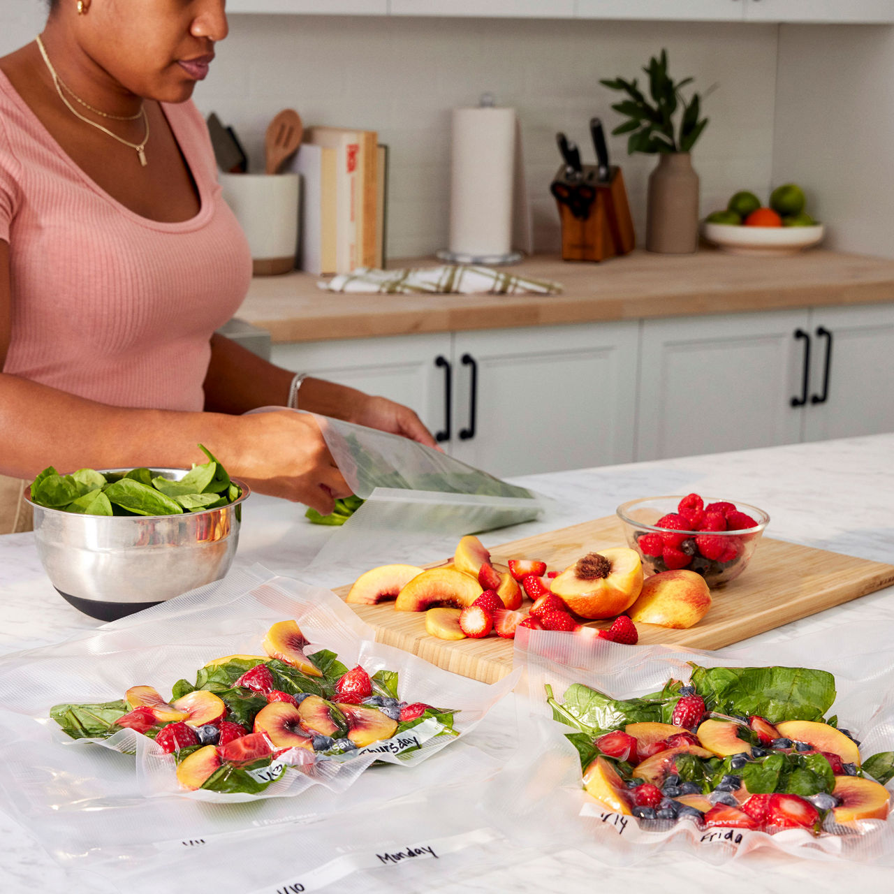 FoodSaver Vacuum Seal Roll - Thumbnail 3