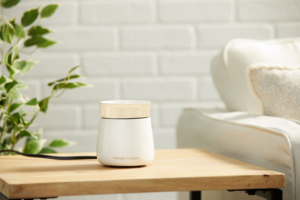 pearl wax melt warmer on table
