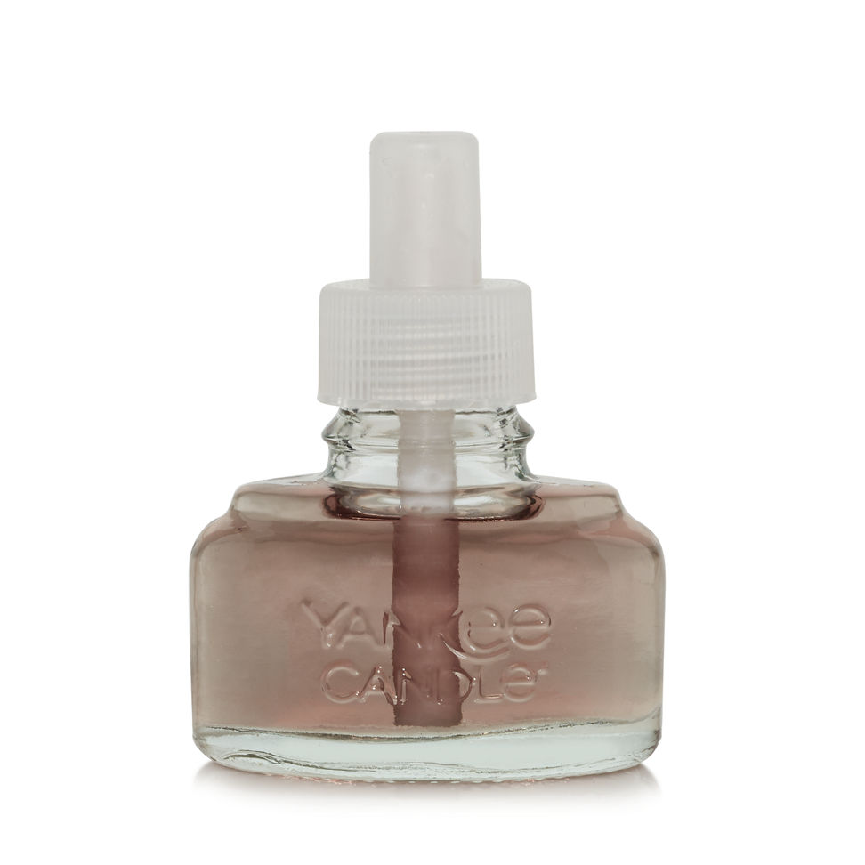 http://yankeecandle.scene7.com/is/image/YankeeCandle/233232577_1742175_1
