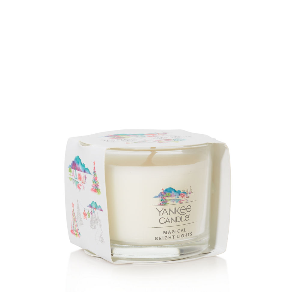 http://yankeecandle.scene7.com/is/image/YankeeCandle/233543299_1742157_1