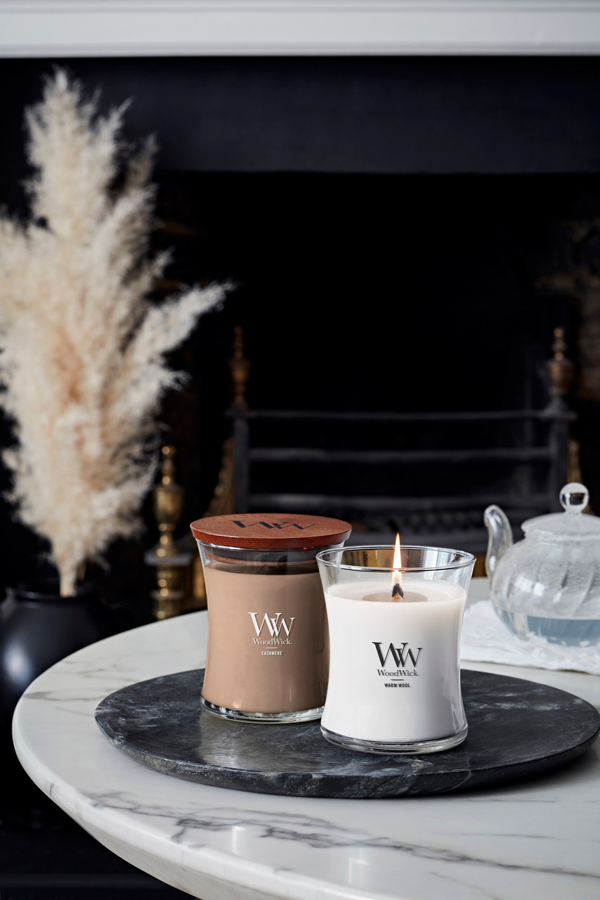 aimWoodWick アロマキャンドル WARM WOOL 16oz Warm Wool WoodWick® Medium Hourglass Candle - Medium Hourglass