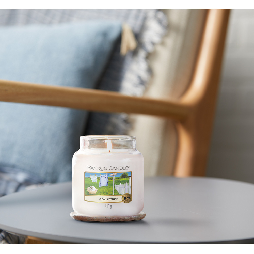 Clean Cotton Original Medium Jar Candle | Yankee Candle