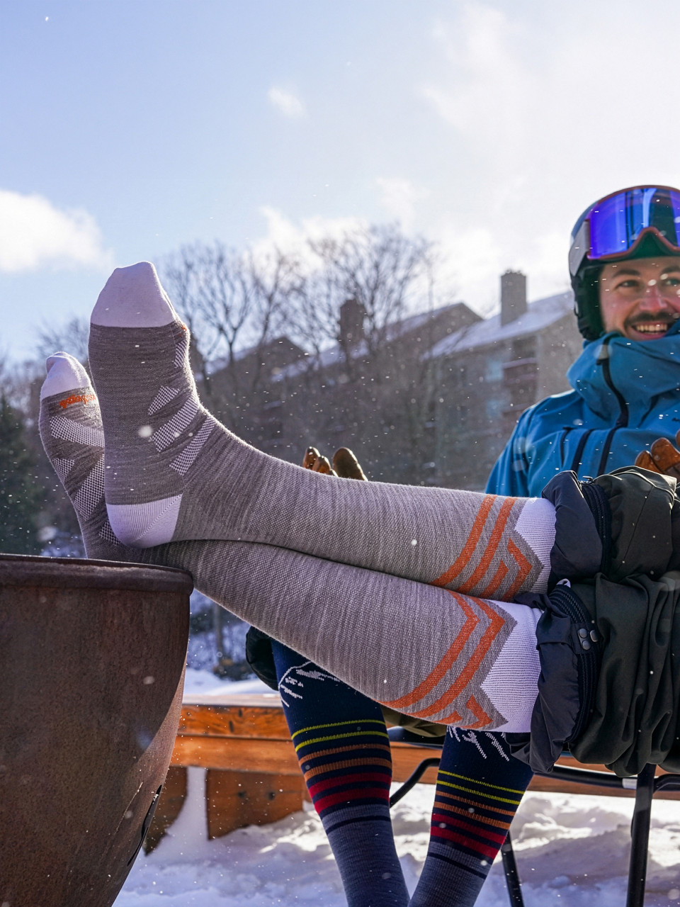 Darn Tough Women's Peaks RFL Over-the-Calf Ultra-Lightweight Ski & Snowboard Socks