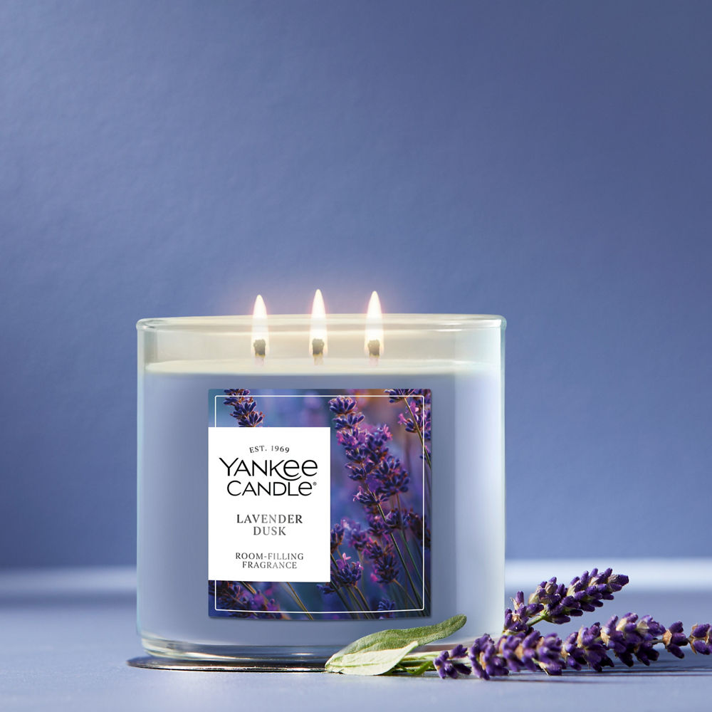 Lavender Dusk 3-Wick Candle | Yankee Candle