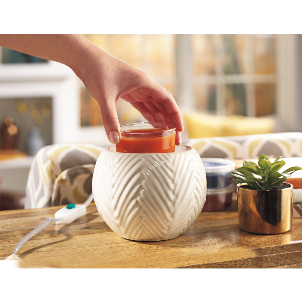 Vanilla Mia Scenterpiece® MeltCup Warmer | Yankee Candle