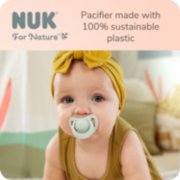 Pacifier made with 100 percent sustainable plastic image number 1