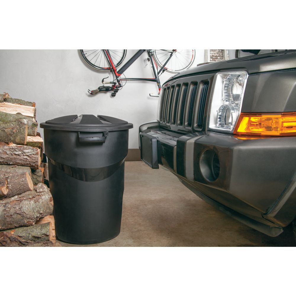 Rubbermaid Roughneck Plastic Trash Can With Lid - 32 gal 852003