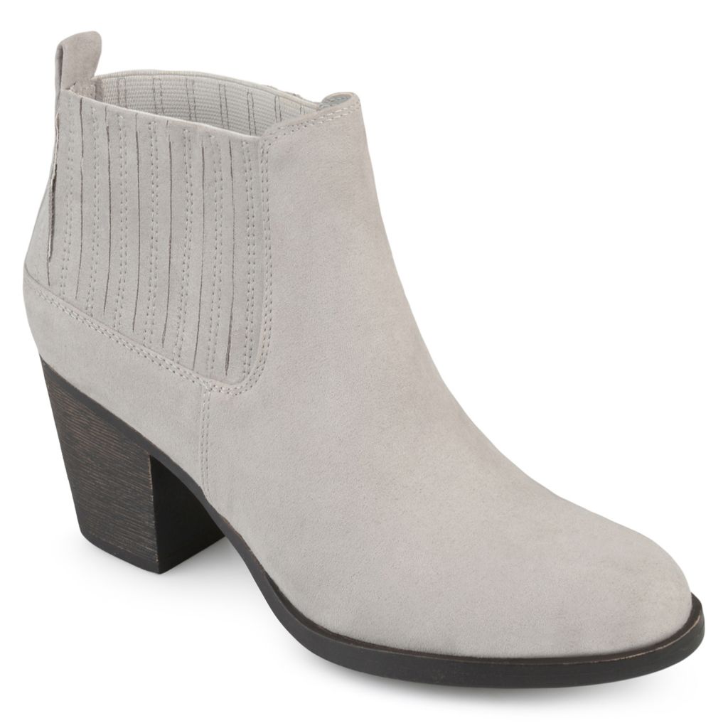 almond toe chelsea boots