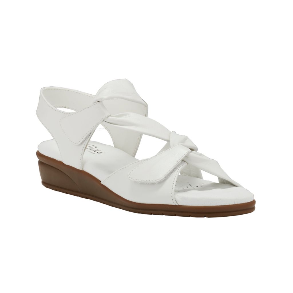 walking cradles sandals