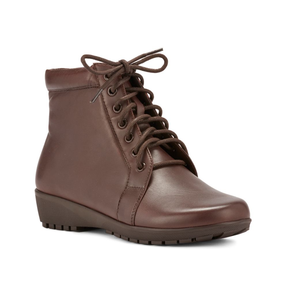 walking cradles boots