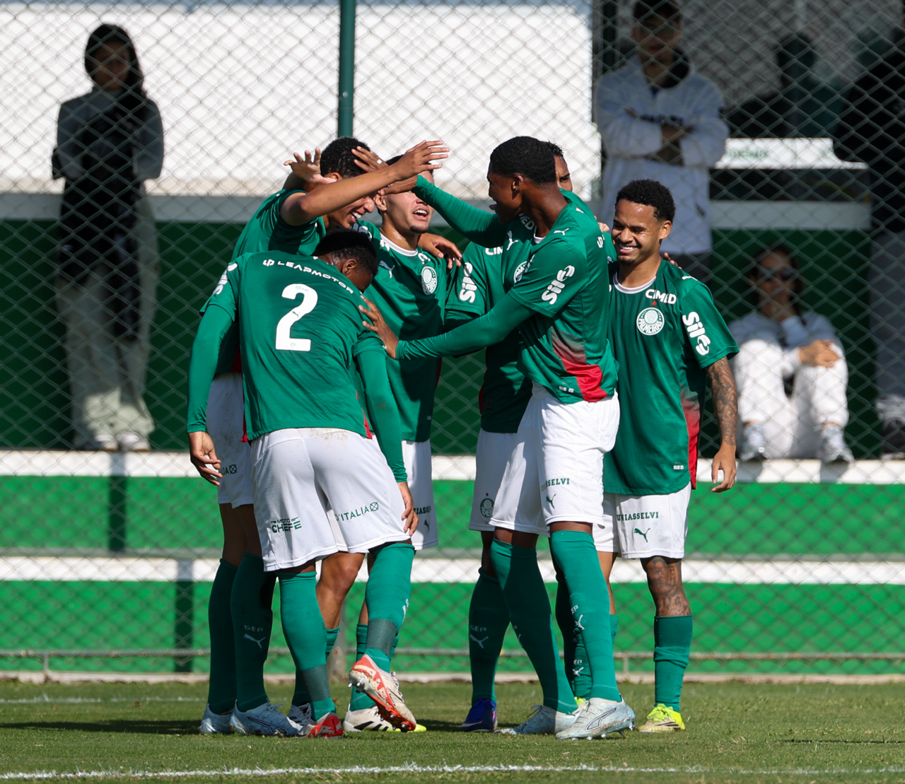 Show do Verdão! Sub-20 do Palmeiras goleia por 4 a 0 o Guarani e segue invicto no Paulista