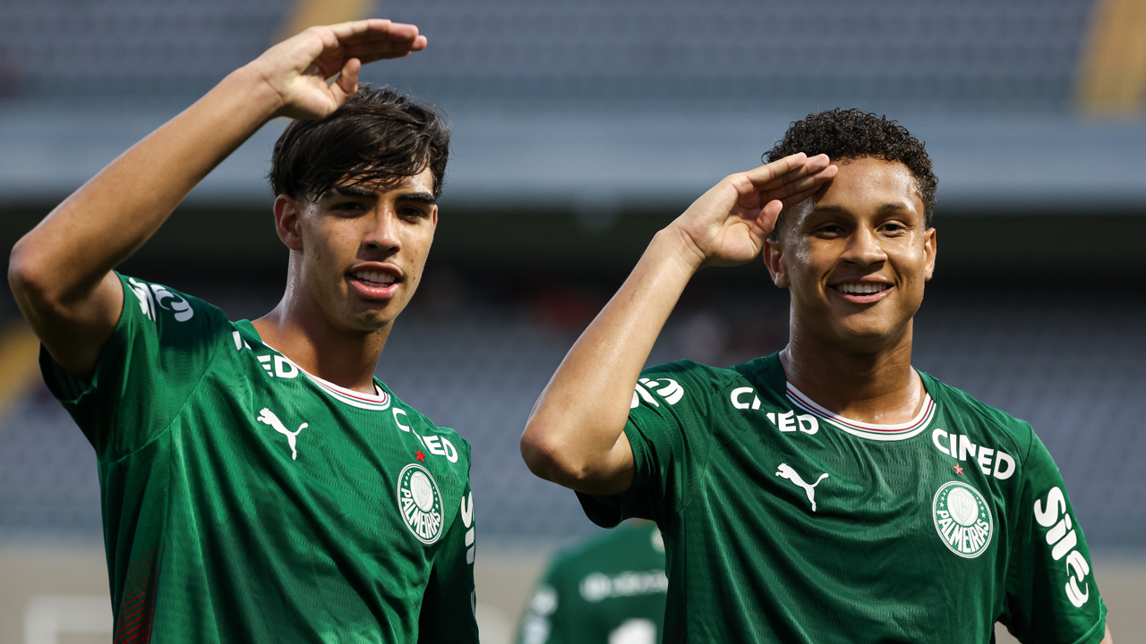 Palmeiras não tem pena do Flamengo-SP e goleia adversário pelo Sub-15 e Sub-17.