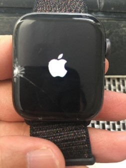 Device condition check – cracked Apple watch screen image