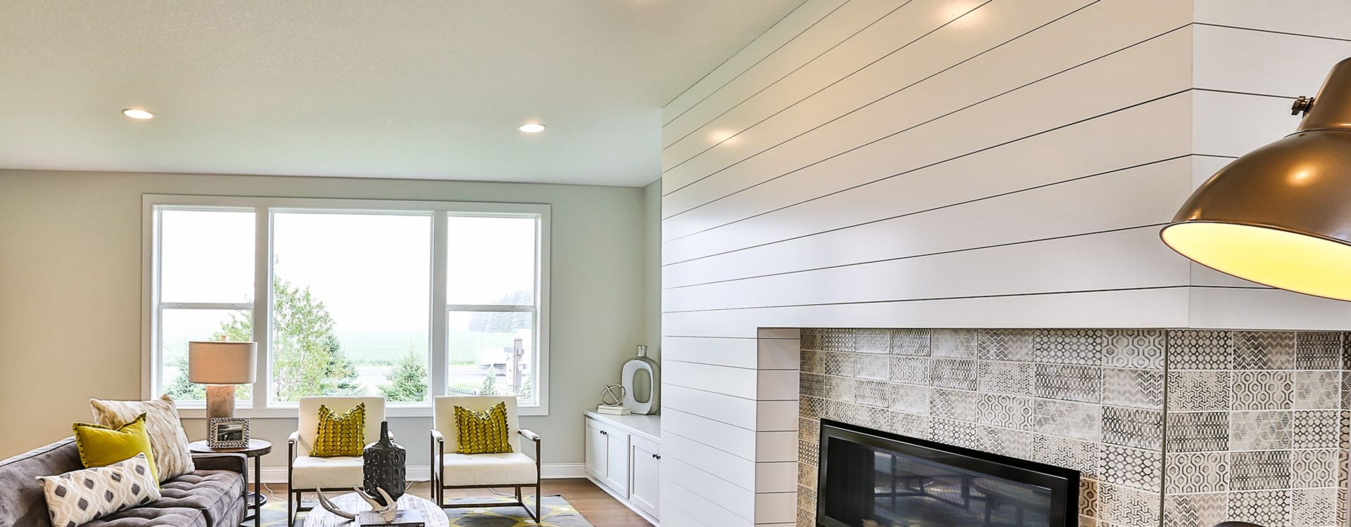 patterned backsplash stove tiles.