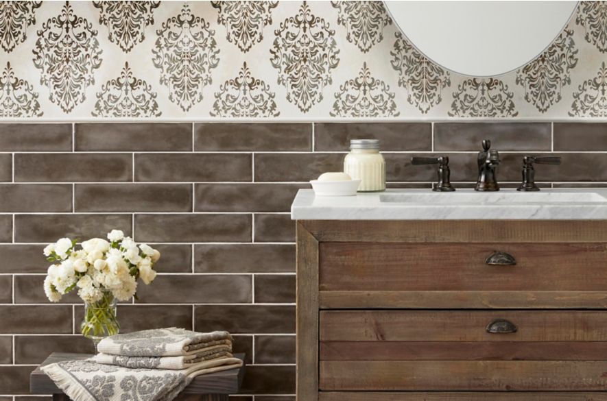 Wallpaper-look wall tile.