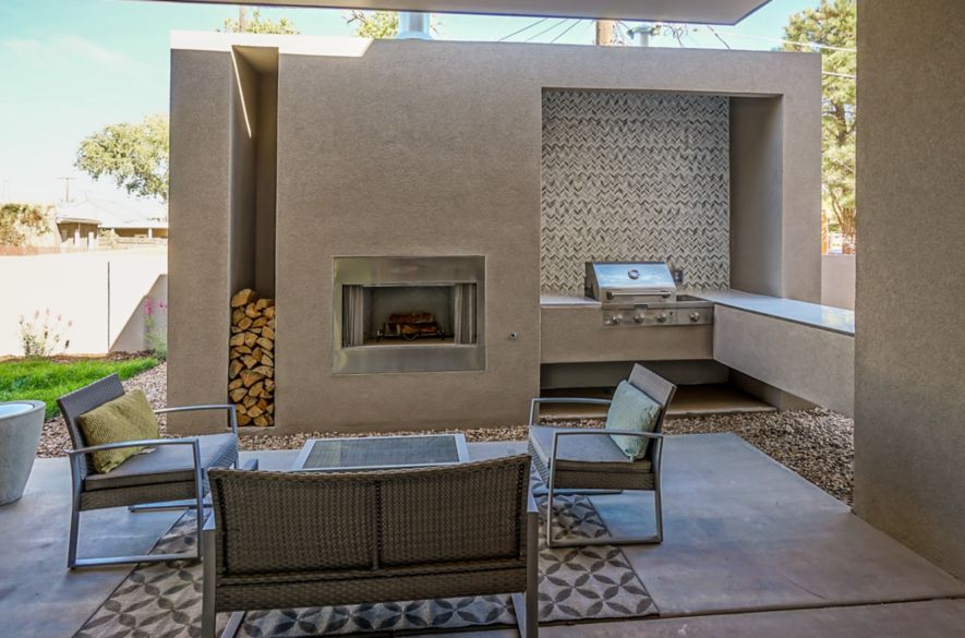 outdoor kitchen backsplash tiles.