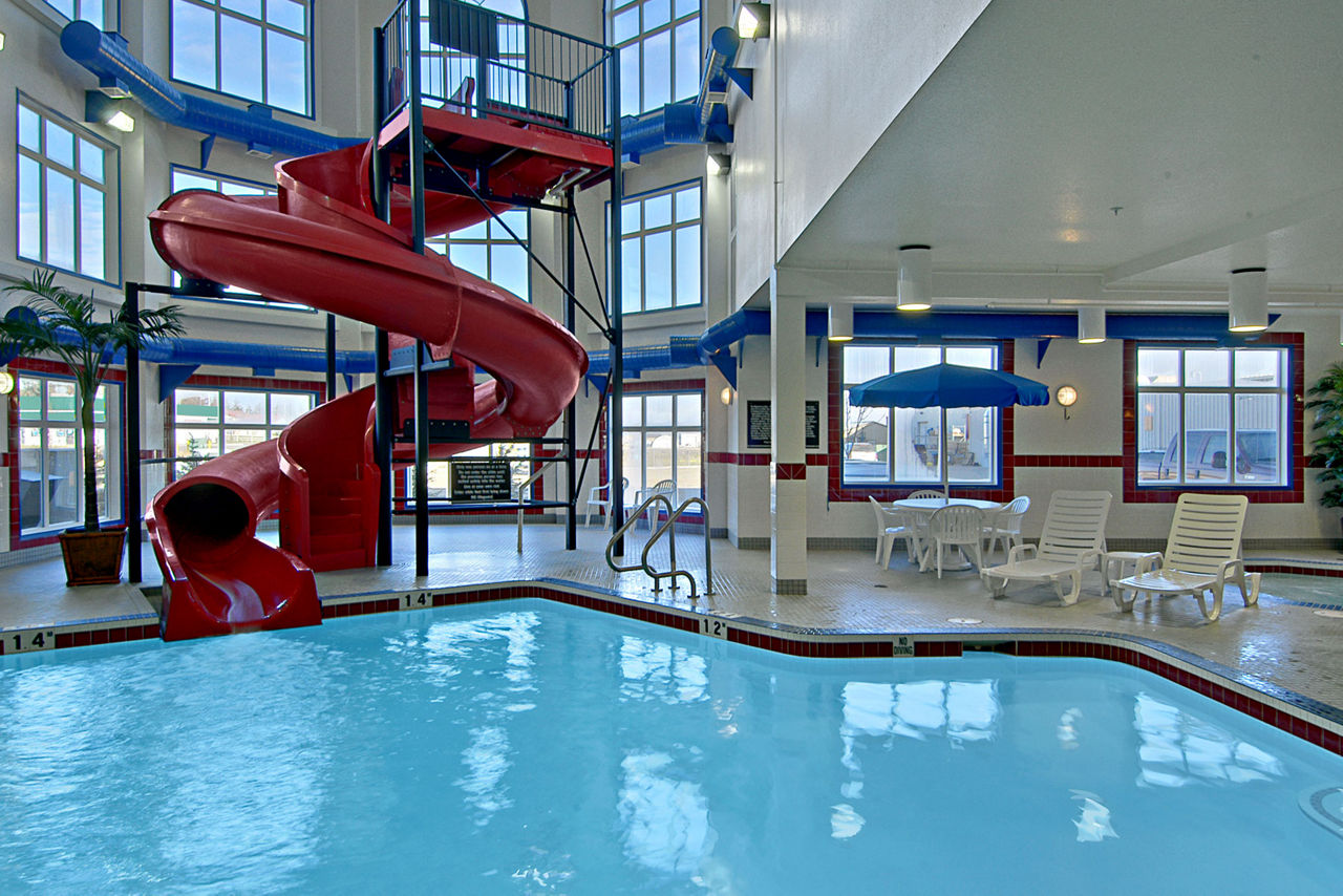 Ramada Brooks, Alberta, Canada
