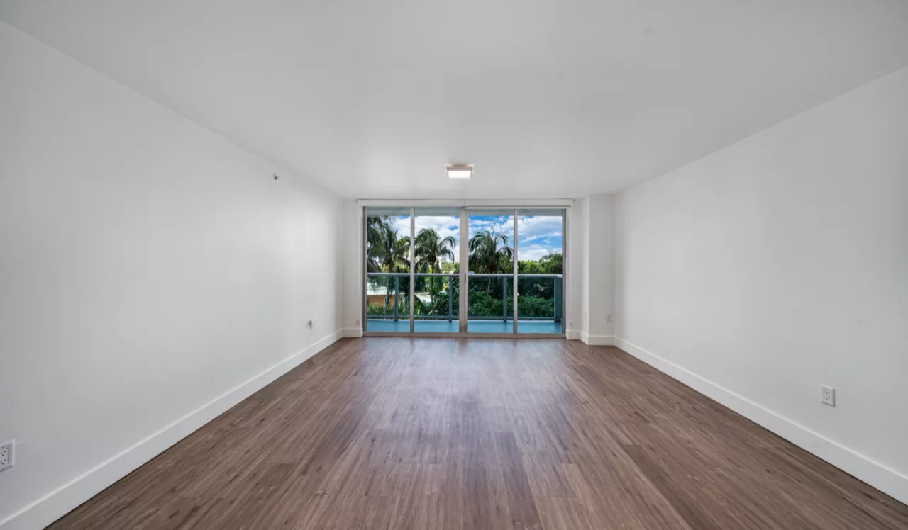 Flamingo South Beach - Miami, FL - Living Room