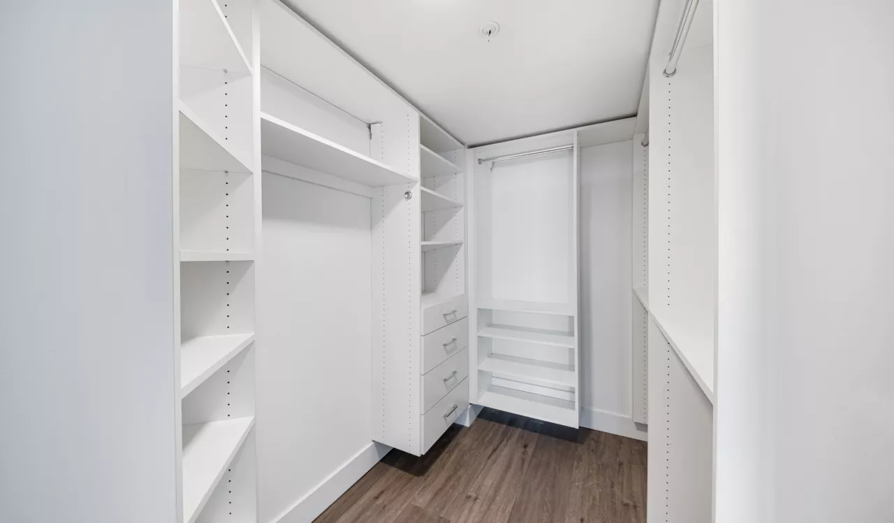Flamingo Point - Miami, FL - Closet