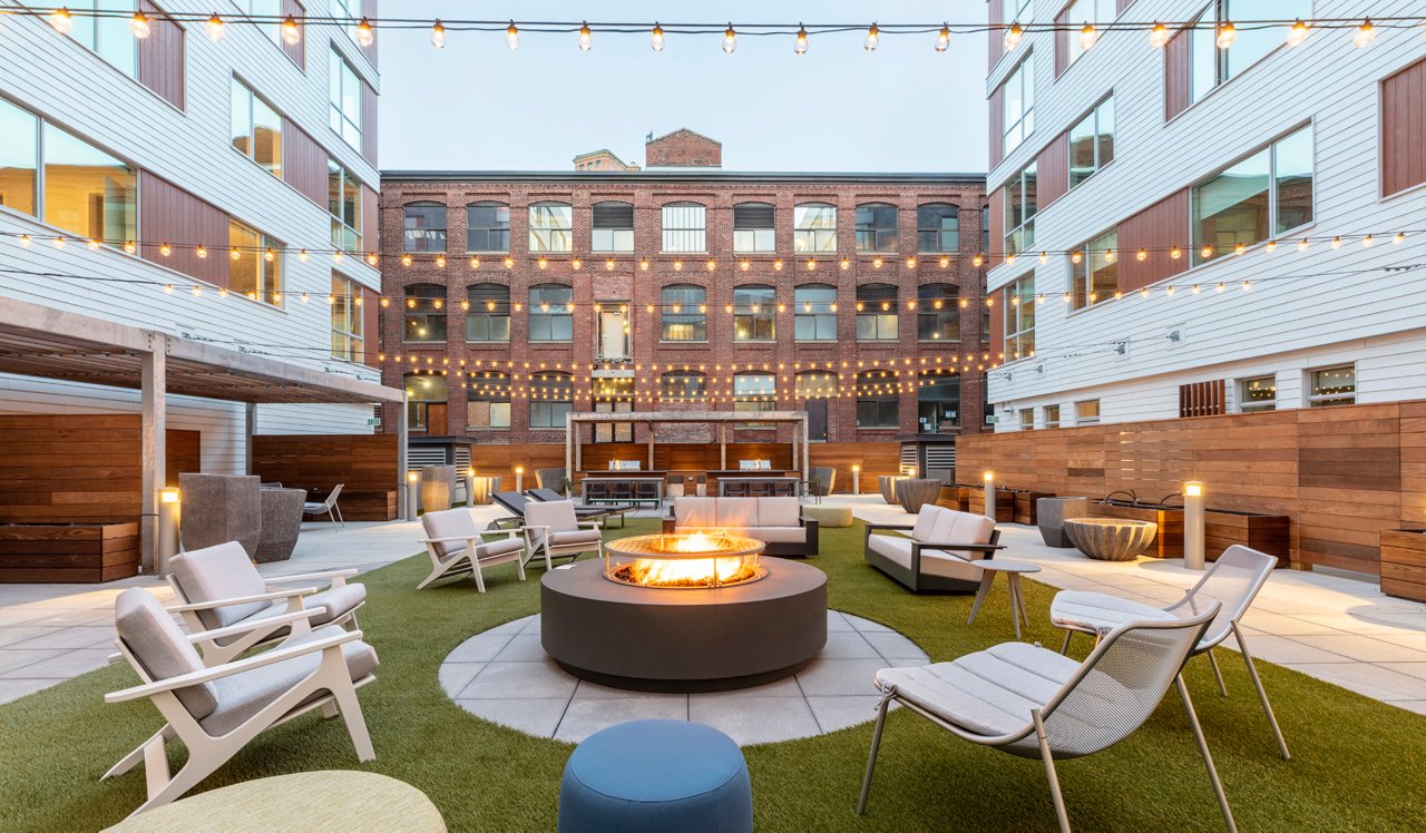 Prism - Kendall Square Apartments - Courtyard