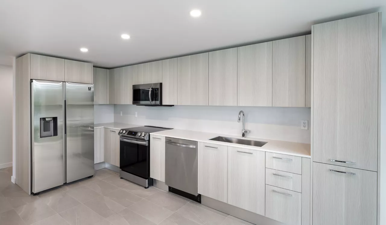 Flamingo Point - Miami, FL - Kitchen