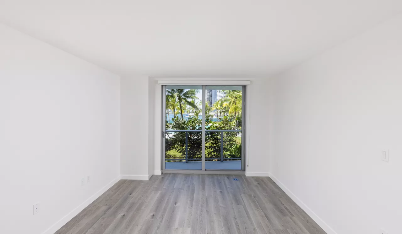 Flamingo Point - Miami, FL - The Horizon Interior Living Room