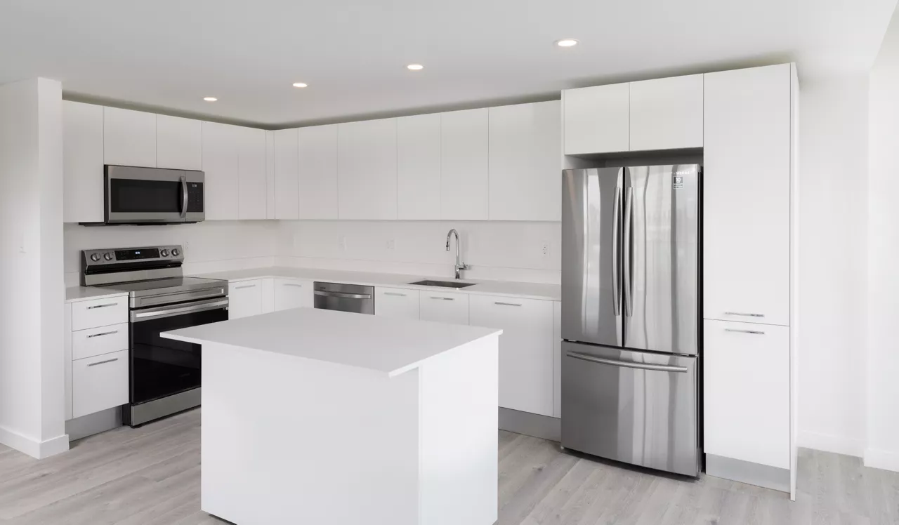 Flamingo Point - Miami, FL - The Horizon 2O Interior Kitchen