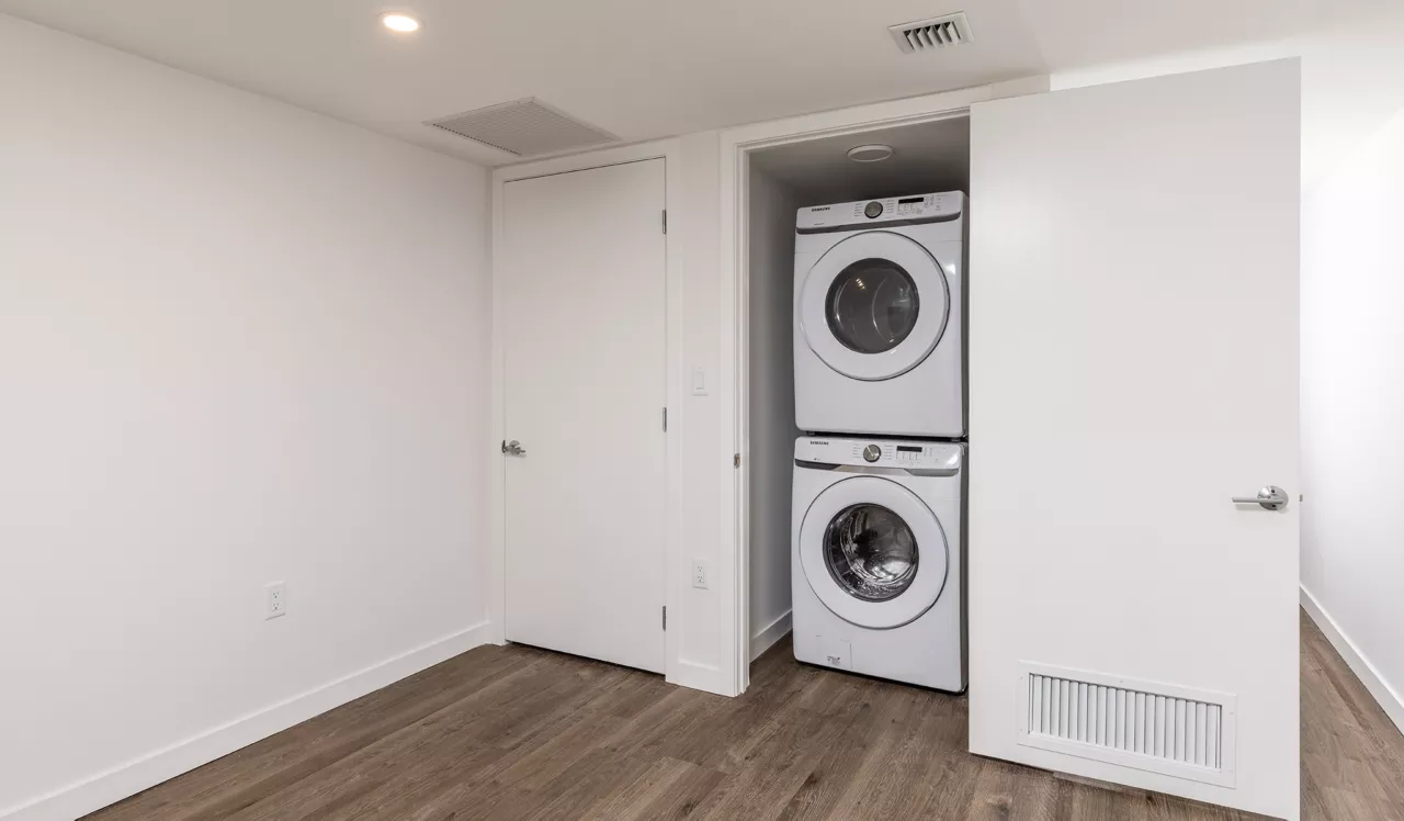 Flamingo Point - Miami, FL - Laundry