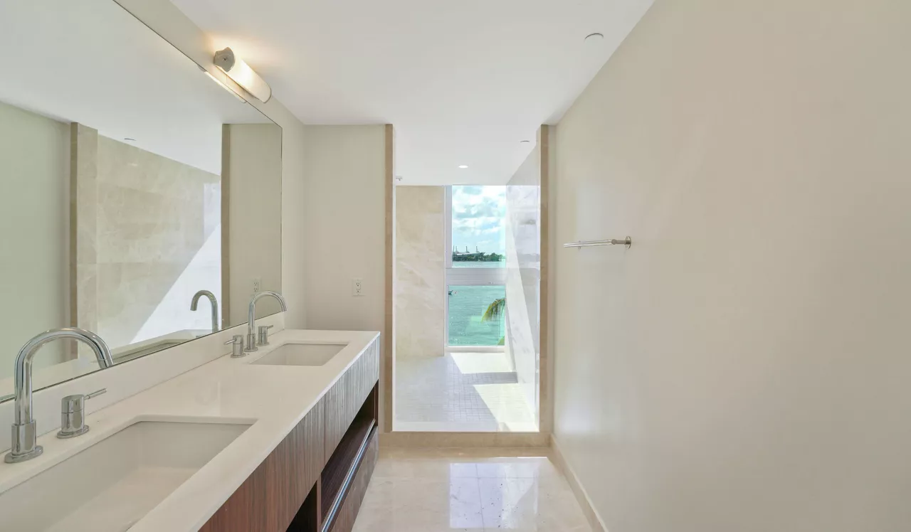 Flamingo Point - Miami, FL - Bathroom